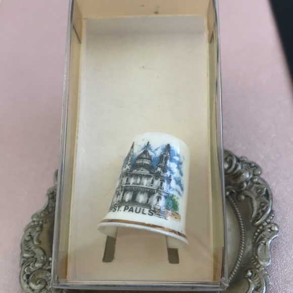 Made in Britain Thimble to celebrate Victoria and Albert’s wedding - Picture 6 of 6